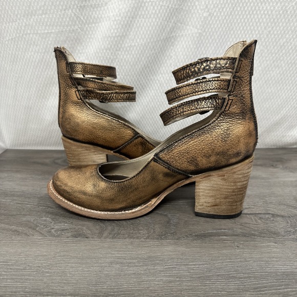 Freebird Distressed Bronze Leather Ankle Strap Block Heel Booties Women's Size 9 - Picture 2 of 10